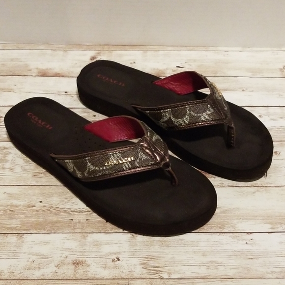 coach flip flops size 9